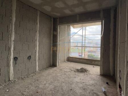 SHITET APARTAMENT 2+1 RRUGA JORDAN MISJA , PRANE SPAK