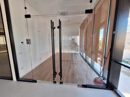 LOCALE COMMERCIALE IN AFFITTO AL GOLDEN TOWER – MINE PEZA