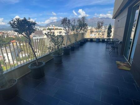 Jepet me qira apartament 2+1+2 me verande + post parkimi tek Prane Air Albania, Golden Park Residence