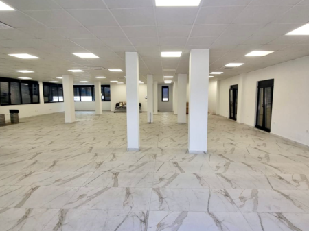  Ambiente Business Premium in Affitto – Vicino a TEG