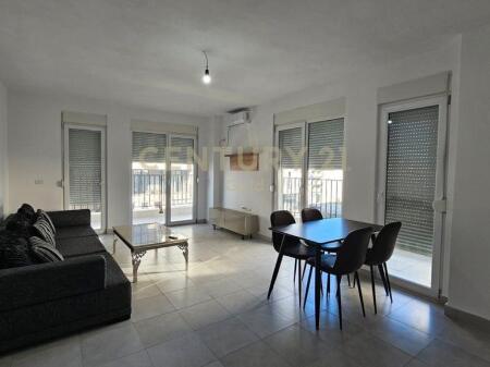 Apartament 2+1+2 TEK 5 MAJI ME QIRA