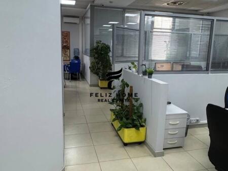 UFFICIO IN AFFITTO 916 M2 STRADA DI KAVAJA 18.000 EURO