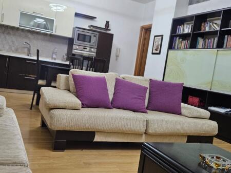 Apartament 2+1+Ballkon me Qira tek Pazari i Ri