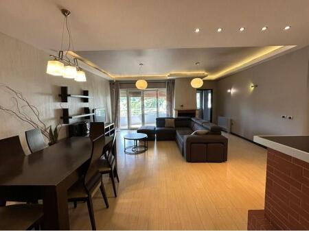 Apartament me qira 3+1 shume prane me Kodren e Diellit.