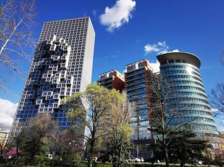 Ambiente Business OPEN SPACE a Downtown One Tirana