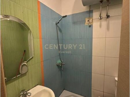 Apartament 1+1 ME QIRA NE 5 MAJ
