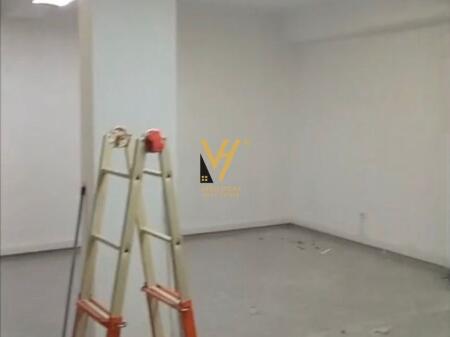 LOCALE COMMERCIALE DI 100 M2 IN AFFITTO IN CENTRO 2.000 EURO