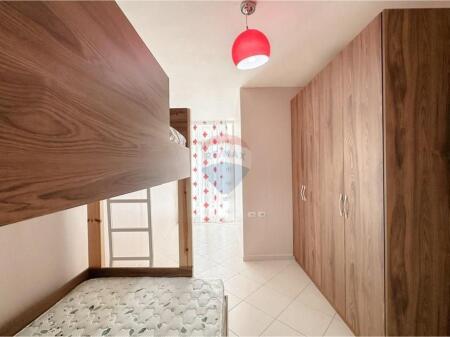 Duplex apartment with two garages in Kodra e Diellit