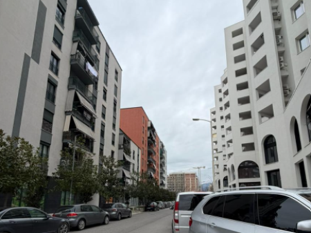  Locale Commerciale in Affitto – Unaza e Re   Unaza e Re