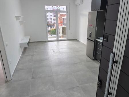 Jepen 2 apartamente 1+1 me qera,5 maji