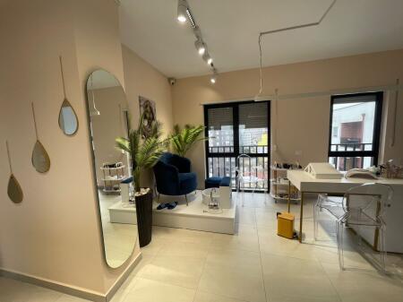  Shitet Apartament 3+1+2  Pranë Villas Gold Çmimi: 261.000€