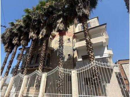 EDIFICIO COMMERCIALE DI 5 PIANI IN AFFITTO