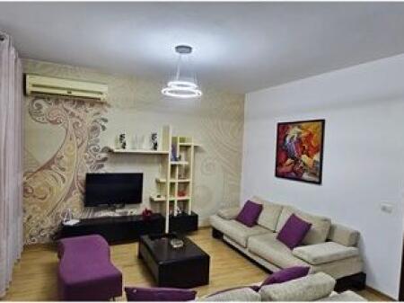 Apartament - Për Qira - Pazari i Ri, Tiranë