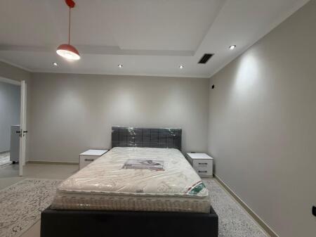  Jepet me qira Apartament Modern 2+1 – Rruga 5 Maji