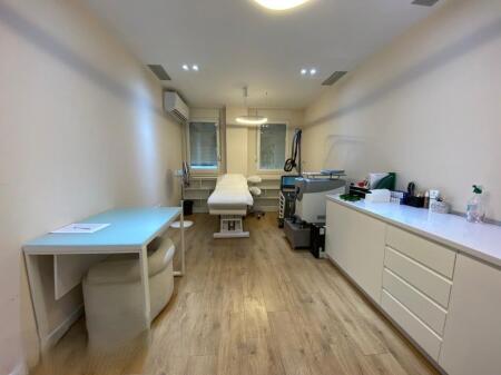 NEL COMUNE DI PARIGI AFFITTIAMO AMBIENTE PER CLINICA 1.100 € /Mese