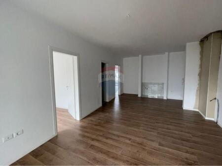 SHITET APARTAMENT 2+1+2 BULEVARDI I RI