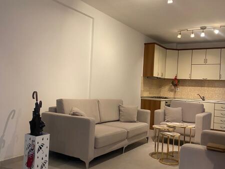 UFFICIO IN AFFITTO 80 M2 MYSLYM SHYRI 600 EURO
