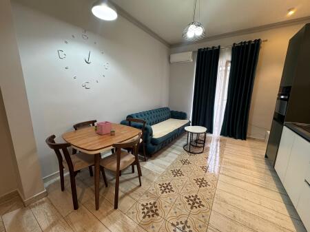  Jepet me Qira Apartament 2+1 – Rruga e Durrësit  700 € / muaj
