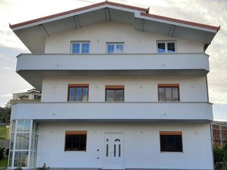 AMBIENT BIZNESI ME QERA 500 M2 TEG 2000 EURO