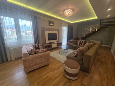 Duplex me qera, Rruga Jordan Misja