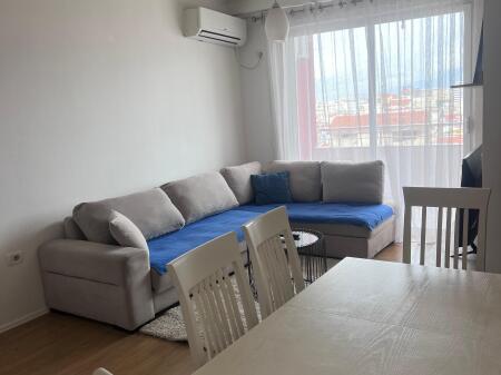 APPARTAMENTO IN AFFITTO 1+1DEVIAZIONE DEL COMUNE- 50.000 LEKE/MESI-2° PIANO, CON ASCENSORE