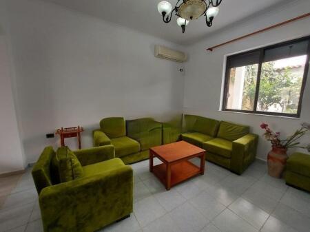 LAPRAKE, APARTAMENT 3+1 PER QIRA 450 € /Muaj