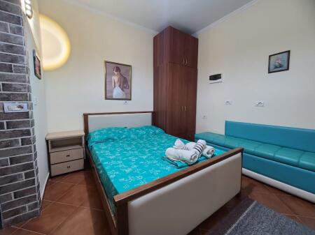  STUDIO APARTMENT FOR RENT 350 € (Siri Kodra)