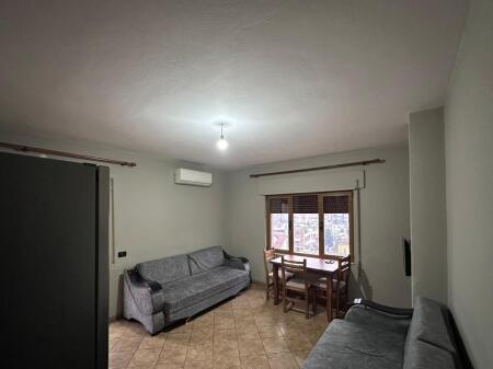 Jepet me qera Apartamenti 1+1 , Zogu i Zi prapa karburantit Er Petrol 430 mije leke