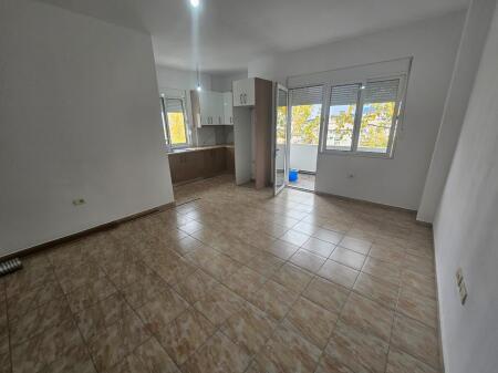 Apartament 1+1 me qira ne Fresk!