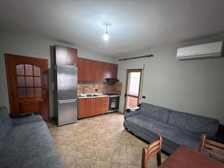 Jepet me qera Apartamenti 1+1 , Zogu i Zi prapa karburantit Er Petrol 430 Mije leke