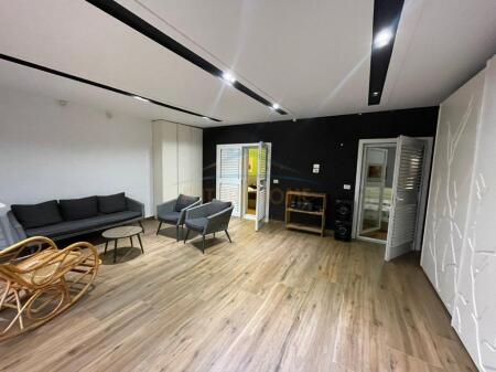 Qera, Apartament 2+1+2, Kristal Center, Komuna e Parisit, Tirane