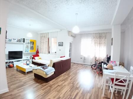 Apartament 2+1+2 per shitje, Shkolla e Baletit