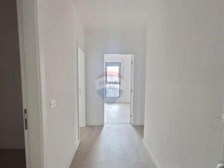 Appartamento - In Vendita - Via Qemal Stafa, Tirana(ID: 530181096-203)