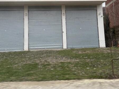 MAGAZINA ME QERA 135 M2 TEG 800 EURO
