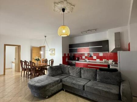 Appartamento 2+1+2 in affitto al Market Joena 21 Dhjetori