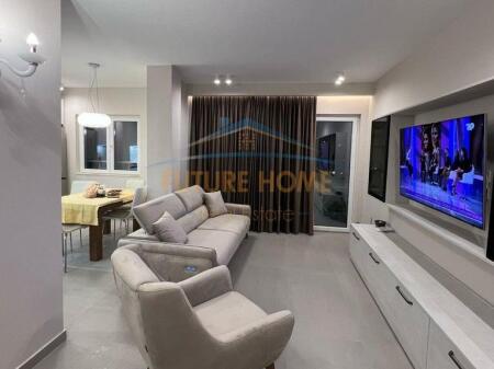 Qera, Apartament 1+1 tek Komuna e Parisit, Tirane.
