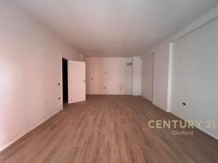 Shitet Apartament 1+1 – Yzberisht, Tiranë