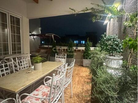 Shitet Apartament Luks 2+1+2 me Verandë & Lavanderi – Casa Italia, Tiranë