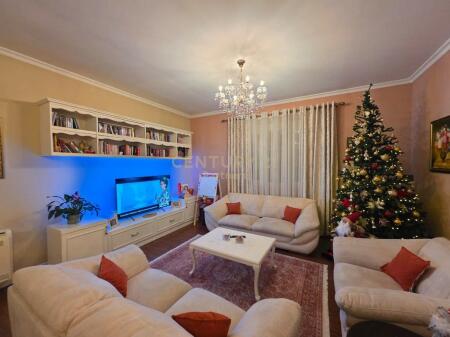 SHESIM SUPER APARTAMENT LUKS NË ZONËN E CASA ITALIA, Tiranë 2+1+2+ LAVANDERI +VERANDE
