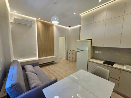  QERA Apartament 1+1  Prane Qendres, Fillimi i Rruges Se "Dibres" 