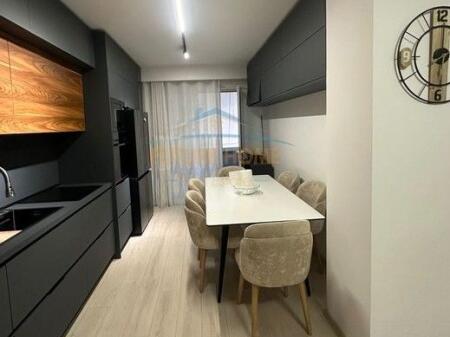 Qera, Apartament 2+1+2+POST PARKIMI, Brryl, Tiranë..