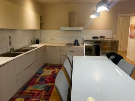 Qera, Apartament 2+1+2, Kristal Center, Komuna e Parisit, Tirane.
