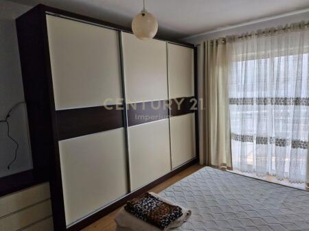  APARTAMENT 3+1 NË SHITJE NË YZBERISHT 