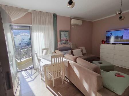 Jepet me qira apartament 1+1 Tek Kopshti Zoologjik.