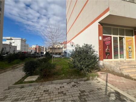 Dyqan - Për Shitje - Bulevardi Kashar, Tiranë(ID: 530291008-543)