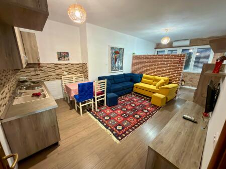  QERA Apartament 2+1 (i Konvertuar)  Misto Mame  Rruga "Besim Alla" 