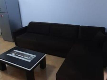 Shitet Apartament 2+1 ne Bllok, prane Kafe Roma.