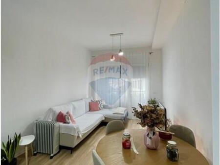 Apartament - Për Shitje - Kompleksi Kontakt, Tiranë