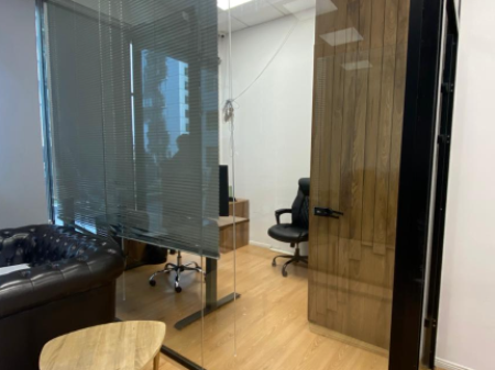  PRONË EKSKLUZIVE PËR SHITJE    Ambient Biznesi në Kompleksin SQUARE 21 – Tiranë  