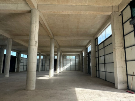  Magazinë – pranë Top Channel, Kashar